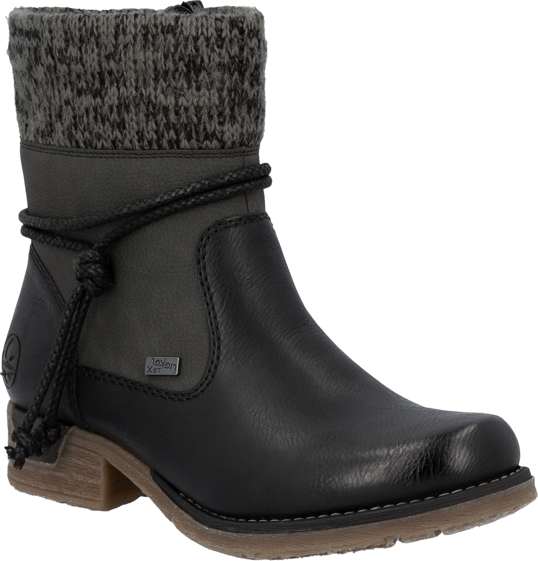 Quarter turn view Women&